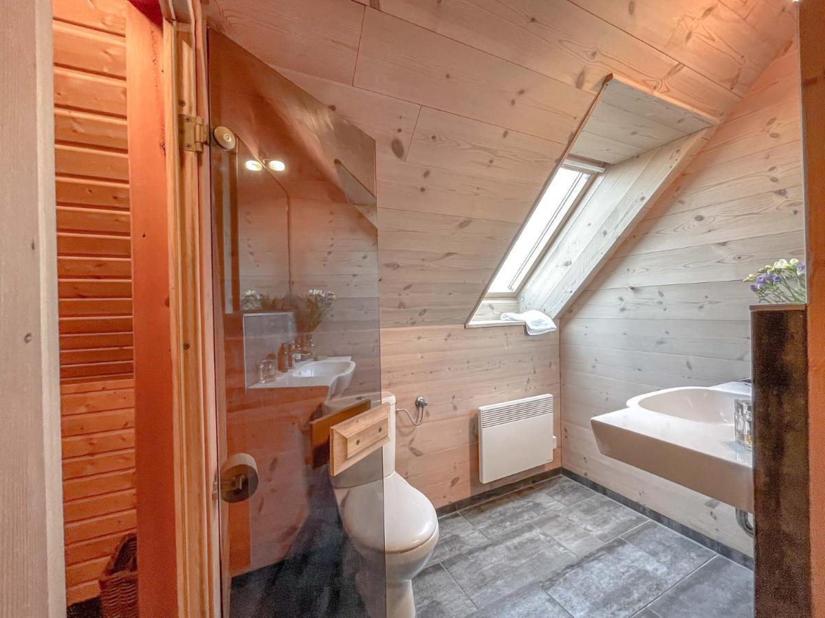 Traumhaff Kustenchalets: Lärchenwoodchalets mit Kamin und Sauna an der Ostsee Vogelsang-Warsin Exterior photo